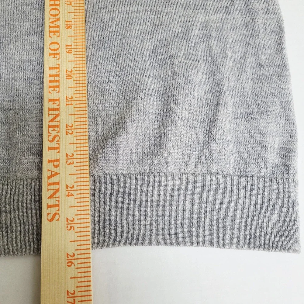 Banana Republic Mens Large Light Blue V‎ Neck 100% Merino Wool Sweater Preppy